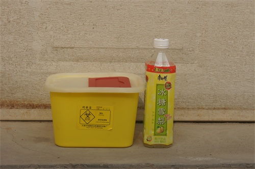 河南康旭环保科技公司 图 医用废物利器盒生产厂家 利器盒